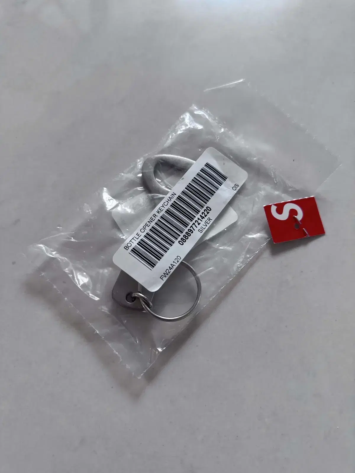 SUPREME 슈프림 BOTTLE OPENER 병따개